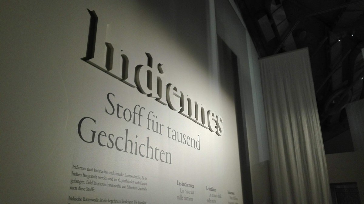 angelalinghuang's tweet photo. GO #KulTourTag|e! Vor 1 Jahr #EAA Bern & Tuchsiegel + Seitensprung zur #Indiennes-Ausstellung @LMZurich, https://t.co/BaCjkqeKIc.
...nun Stoffgeschichten Staffel 2! Start in Bern, dann zur #abeggstiftung, weiter mit #KleidunginBewegung @histmus. Läuft! 😀
I ♥ #textilehist https://t.co/lW8IQVKdSb