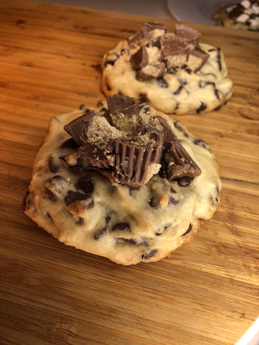 Marturokicki's tweet photo. Hola a todos!! Les vengo a contar de mi emprendimiento! Vendemos galletas y chocotorta! A la orden para el que se le antoje ❤️🍪 nuestro ig es @dolcipeccaticookies #apoyalolocal  graciass 🙆🏽‍♀️ https://t.co/E7V7mLIMZS