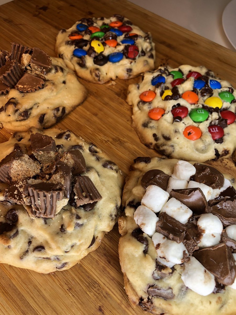 Marturokicki's tweet photo. Hola a todos!! Les vengo a contar de mi emprendimiento! Vendemos galletas y chocotorta! A la orden para el que se le antoje ❤️🍪 nuestro ig es @dolcipeccaticookies #apoyalolocal  graciass 🙆🏽‍♀️ https://t.co/E7V7mLIMZS