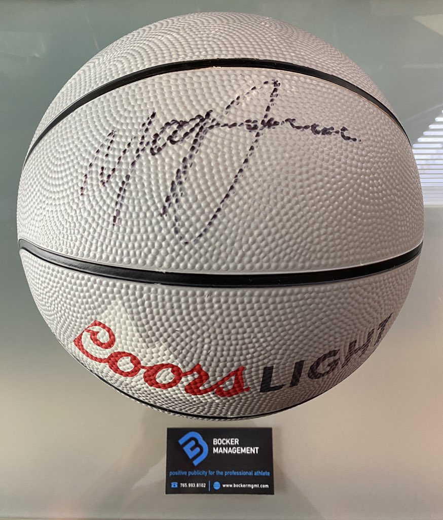 BockerMGMT's tweet photo. To start off our @CoorsLight Autograph Series Giveaway, is this signed @YogiFerrell11 basketball. Once this tweet gets 100 RT’s we will randomly select the winner! So hit that 🔁 button to enter!!#BockerMGMT #CoorsLightGiveaway #IUBB https://t.co/5PopwYzhJq