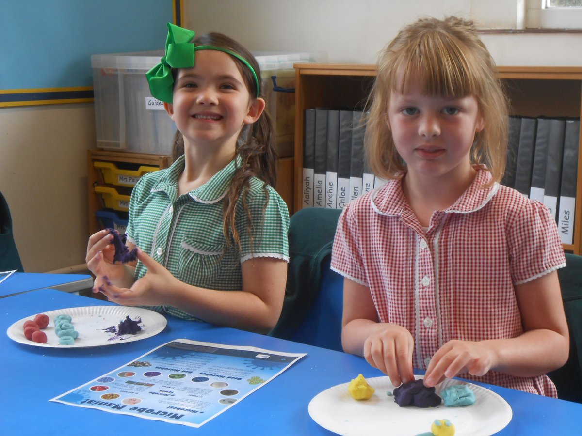 NMundhamSchool's tweet photo. Y2 busy experimenting with salt dough to find out about germs in science. https://t.co/o1otXIKtR5