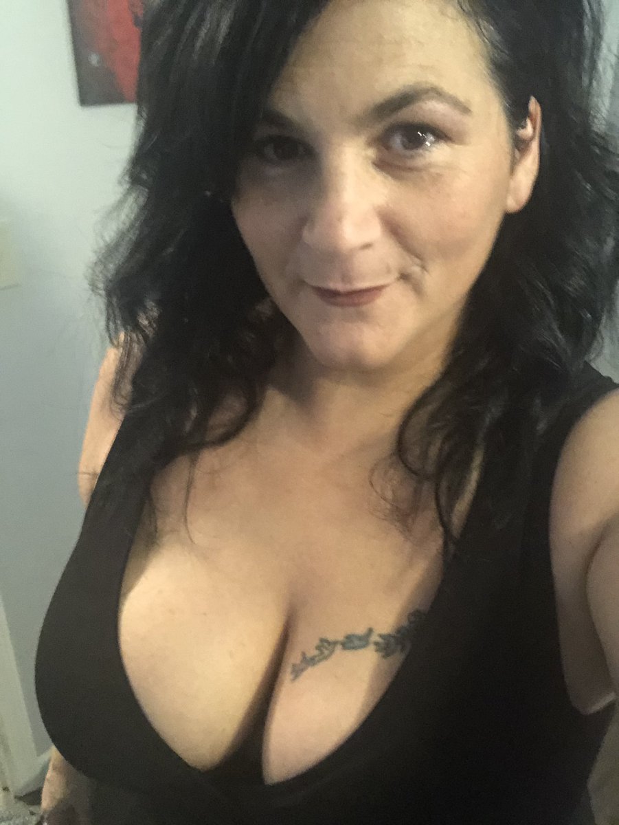 HottiesKc's tweet photo. Thanks for the follow @BoobiliciousGal 😘
#Boobilicious 
#SweetTits
#TitsOut
#HotWife 
#SoapyFun 
#ShowMeHottie 💯🔥 https://t.co/HMZd26KcEE
