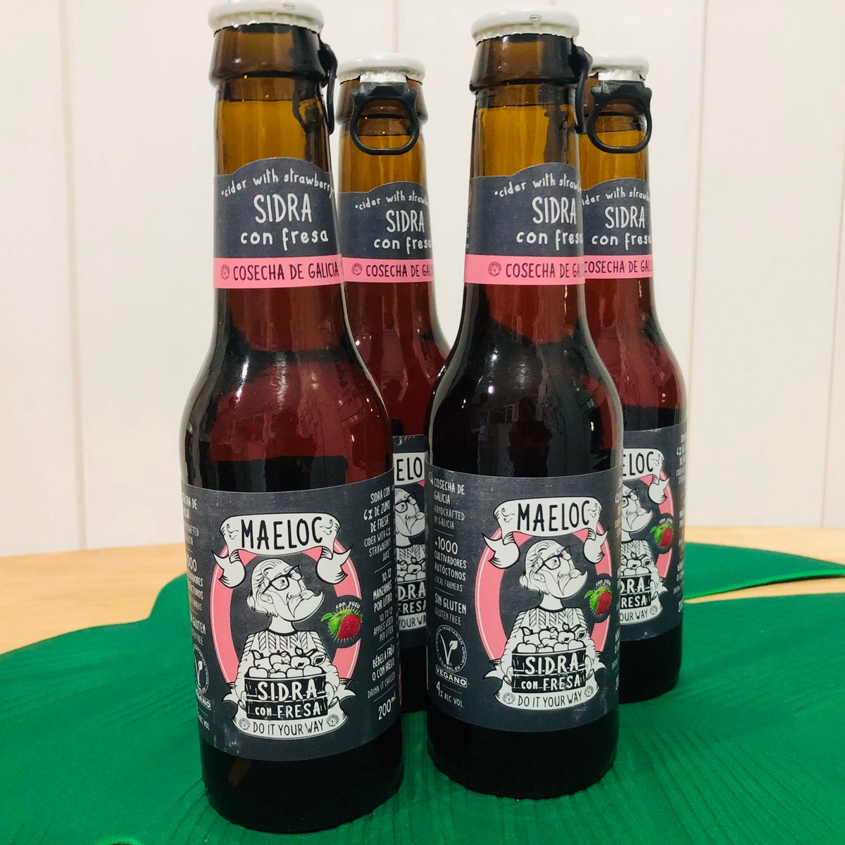 maelocway's tweet photo. ¿Sabías que nuestras sidras tienen un 10% de zumo natural? ¡La
de fresa además tiene un toque de yuzu! ¿La has probado ya?
#maeloc #maelocway #sidramaeloc #doityourway #cosechadegalicia #galiciacalidade #galicia #galiciamola #picoftheday #igersgalicia #cider #sidra https://t.co/yHs2rc8S8E