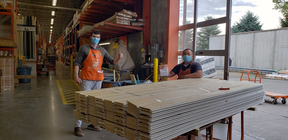 Lumber DS Pheng being recognized with a homer award for the hard work he has put in the last couple of weeks. We appreciate all of your hard work. <a href="/mjhertzfeld/">Morgan Hertzfeld</a> @SalineKarrie <a href="/RENOvatorHD/">Reno Olvera</a>