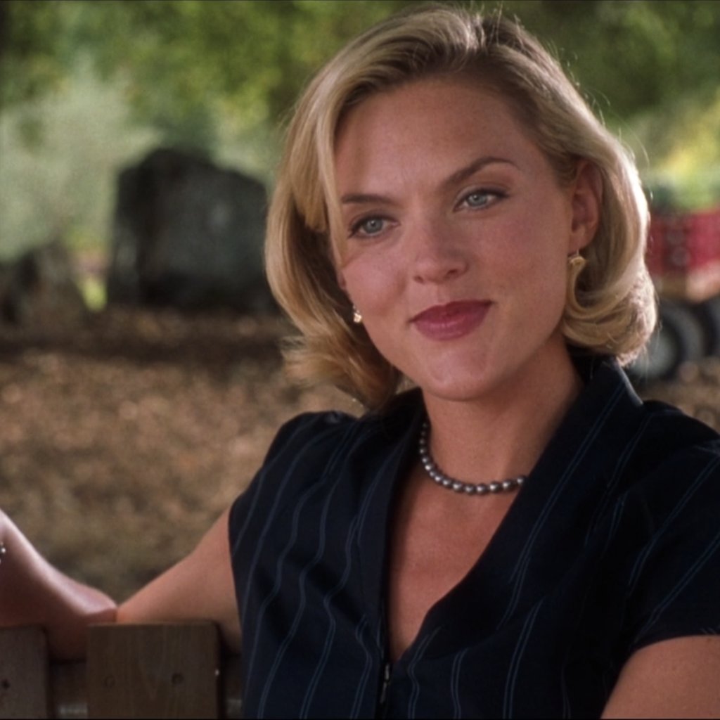 FreeformTV's tweet photo. Say what you will, but Meredith Blake was and is a fashion icon. Elaine Hendrix (@elaine4animals), we're not worthy. 
___
Watch The Parent Trap today at 3:30pm|2:30c.  Part of Freeform's 3 Day Disney Weekends. https://t.co/L5ExwE2rGg