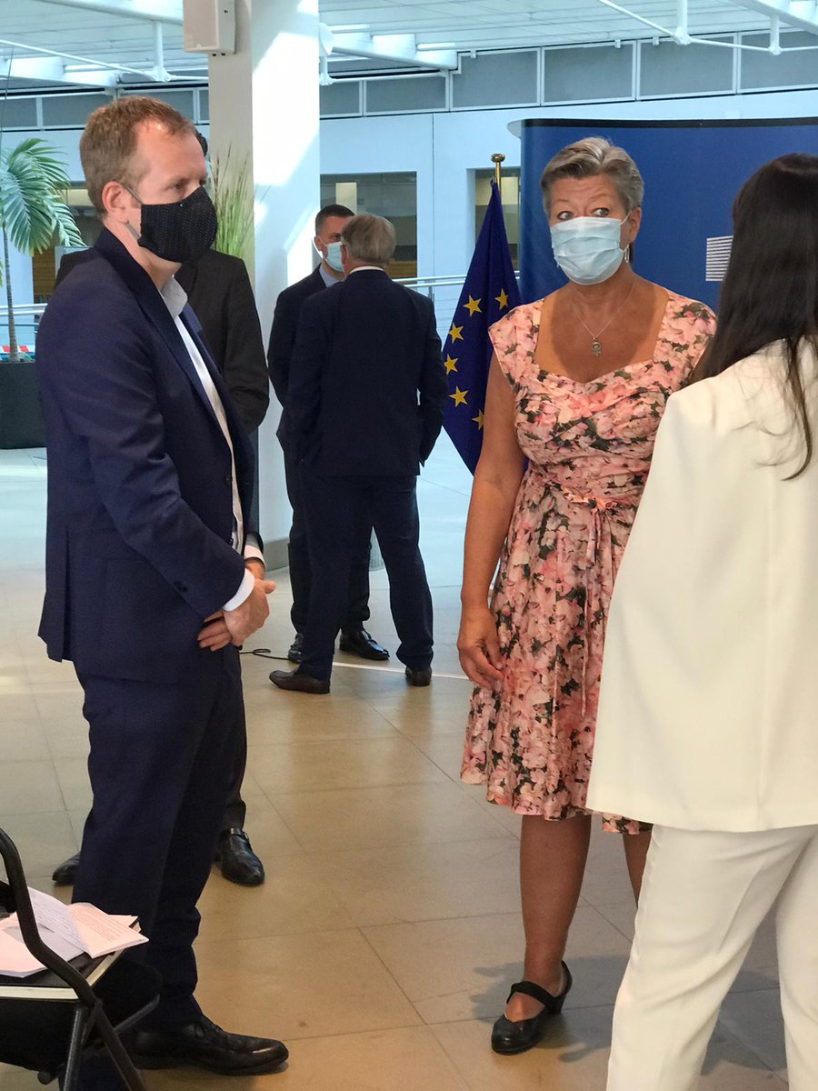 Eurochambres's tweet photo. #Migrant workers &amp; #entrepreneurs can play an important role in the post-#COVID19 economic recovery. They should be encouraged and trained as in the @ERIAS_EU project, for their own benefit, for the benefit of the economy &amp; the society. https://t.co/OvRKZzbmzB