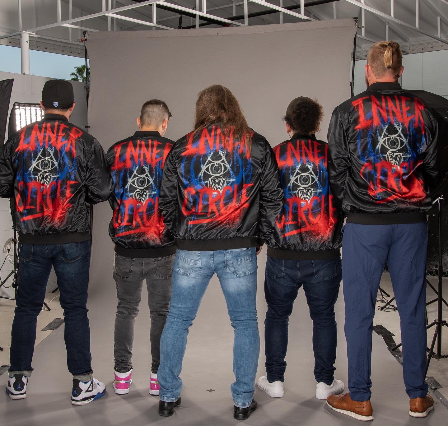 Planeta Wrestling on Twitter: "Inner Circle presentan nuevas chaquetas #AEW… "