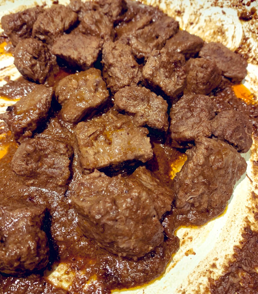 KahaniGo's tweet photo. When everyone has a favourite #food
then there is a lot of #cookingathome
Chicken #Biryani, #Beef #Tikka #Koftay & #Salad
#foodie #longweekendvibes https://t.co/dOAO9no4Io