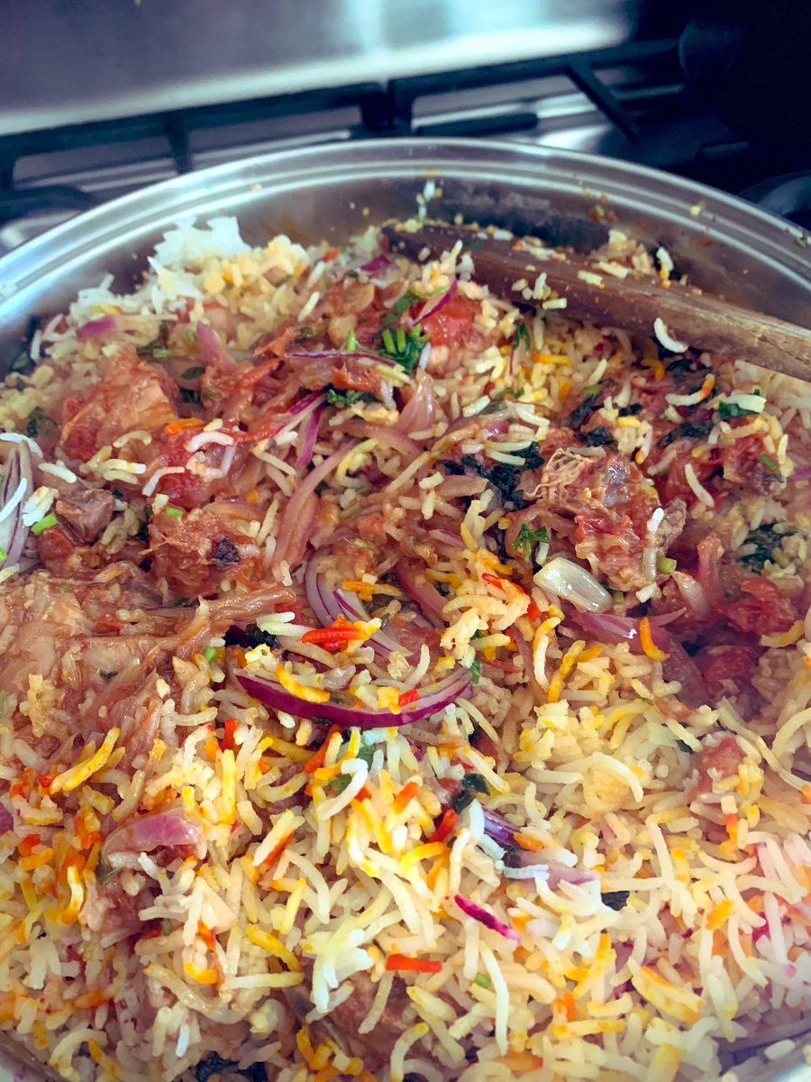 KahaniGo's tweet photo. When everyone has a favourite #food
then there is a lot of #cookingathome
Chicken #Biryani, #Beef #Tikka #Koftay & #Salad
#foodie #longweekendvibes https://t.co/dOAO9no4Io