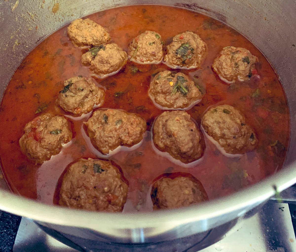 KahaniGo's tweet photo. When everyone has a favourite #food
then there is a lot of #cookingathome
Chicken #Biryani, #Beef #Tikka #Koftay & #Salad
#foodie #longweekendvibes https://t.co/dOAO9no4Io