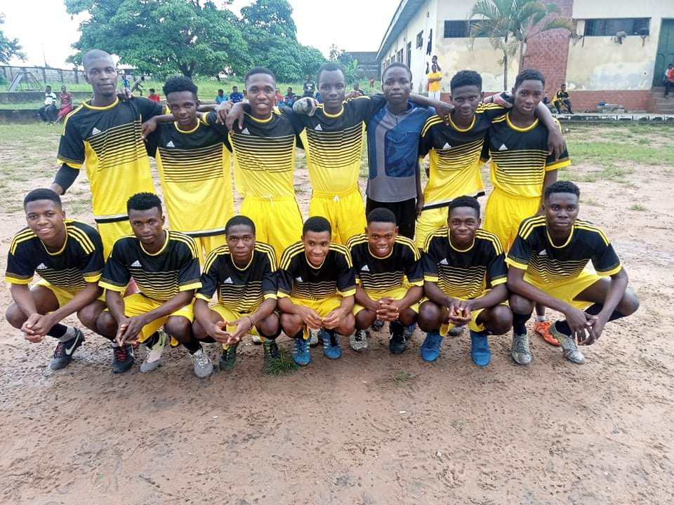 SamuelJ18977474's tweet photo. Massive win for us today #santos 2-1 #Teamwoji⚽⚽ thanks to God for his faithfulness 🙏
#upcomingfootballer #OnGod
See you at the top⚽🔝🔜
@SamuelJ18977474 

📷 https://t.co/ldrNZLAWj1