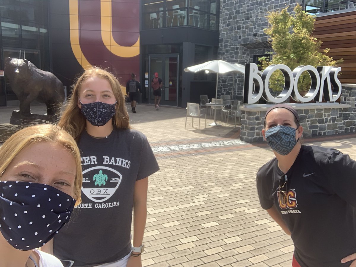 UrsinusSball's tweet photo. OMG!!! We are on campus together!! #somagical #maskson #whateverittakestobetogether #UCSBT❤️ https://t.co/UpVZ4hQUpP