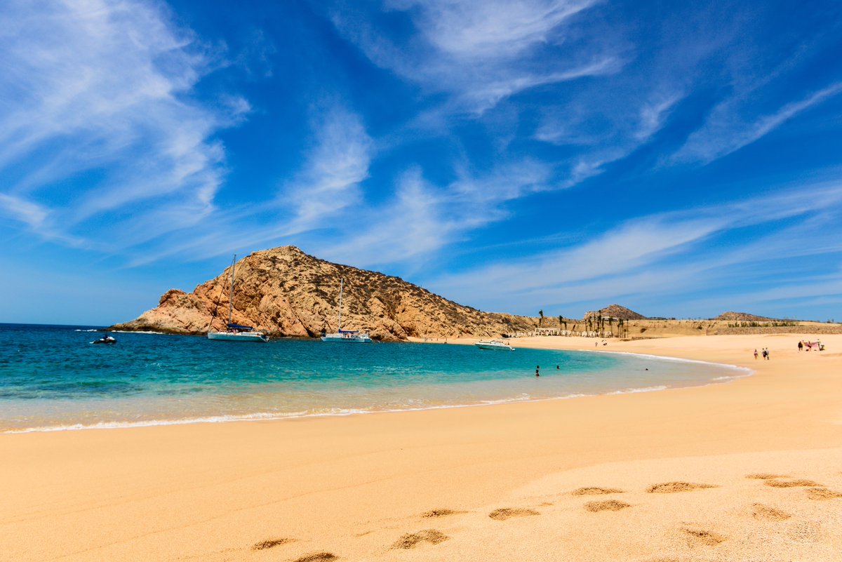 VisitaLosCabos's tweet photo. Las #playas de #LosCabos son unas de las más hermosas que encontrarás en el Océano Pacífico y las costas del Mar de Cortés. Sin duda, el paraíso de Baja California Sur 😎. https://t.co/lJJ5r4ZYkw