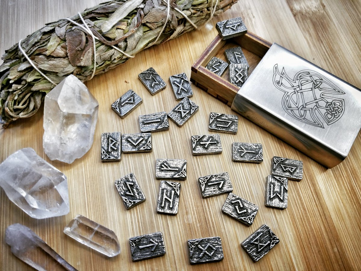 What is your favorite set of runes?
.
.
.
#CelticKnotWorks #oak #Runes #elderfuthark #Rune #vikings #viking #vikingstyle #vikingsofinstagram #loveVikings #norse #norsemythology #vikinglife #pagan #valhalla #nordic #forest #mountain #ancestors #futhark #thor
⠀