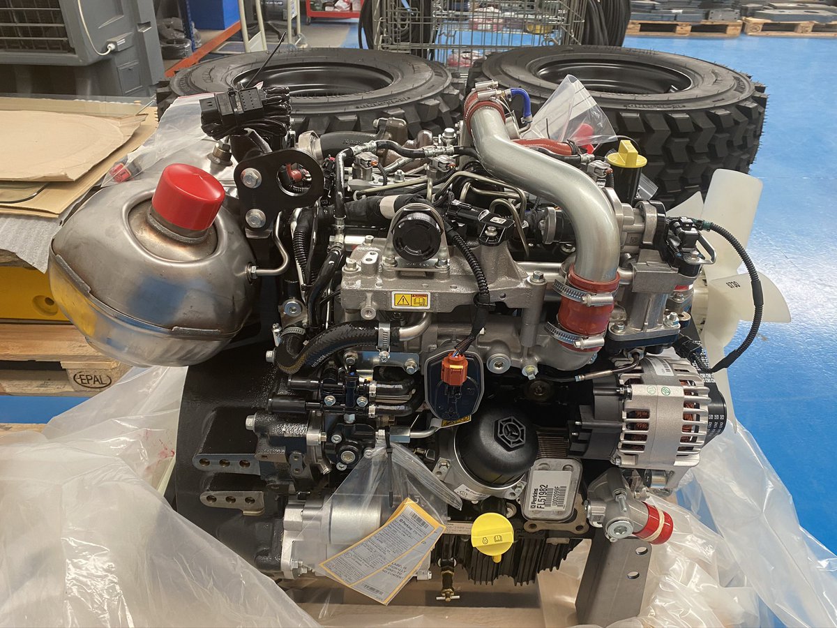 We are already receiving the new Stage V engines from Perkins (in the photograph you can see the new 904J E28T, used in our B50 MP). You can already order your Bomaq with the latest and newest low emissions engines. Ask about our promotions on old Stage III engines in stock!