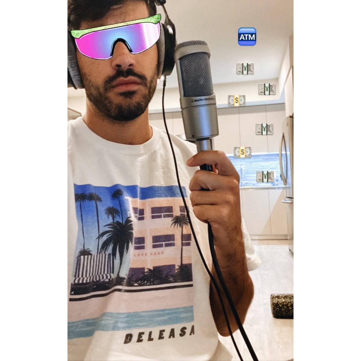 MikeyDeleasa's tweet photo. 30% off my Merch store using code d30 at checkout 😎 https://t.co/0lIbpUAhtE