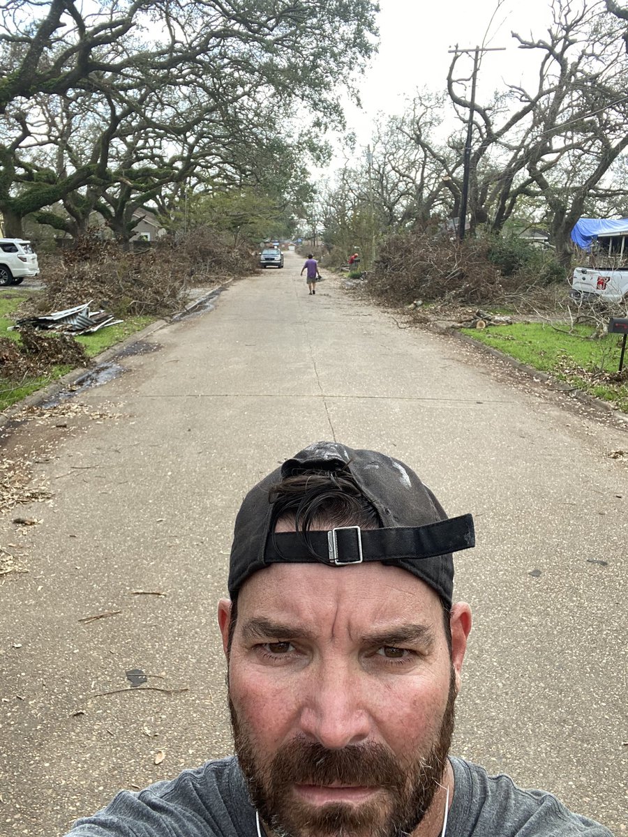 LSUBonnette's tweet image. This is a plea to my followers &amp;amp; friends in media to keep Lake Charles &amp;amp; southwest Louisiana in the news. The damage from Hurricane Laura is unimaginable and will take years to rebuild and recover. Please help continue spread the word and do anything you can to help. 🙏