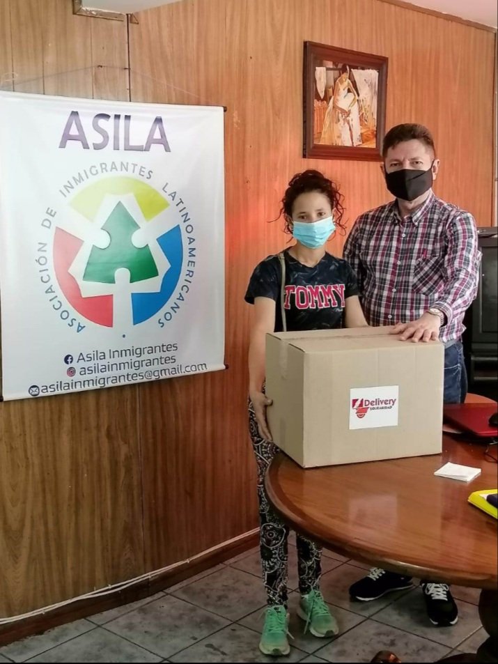 Deliverysolida2's tweet photo. Gracias al aporte de la iniciativa Cuatro Vientos entregamos 15 cajas de alimentos para familias de #Antofagasta en nuestra cuarta entrega. 
Antofagasta nos necesita, respondamos con Solidaridad, como Cuatro Vientos! https://t.co/g8iuLQiyO2
