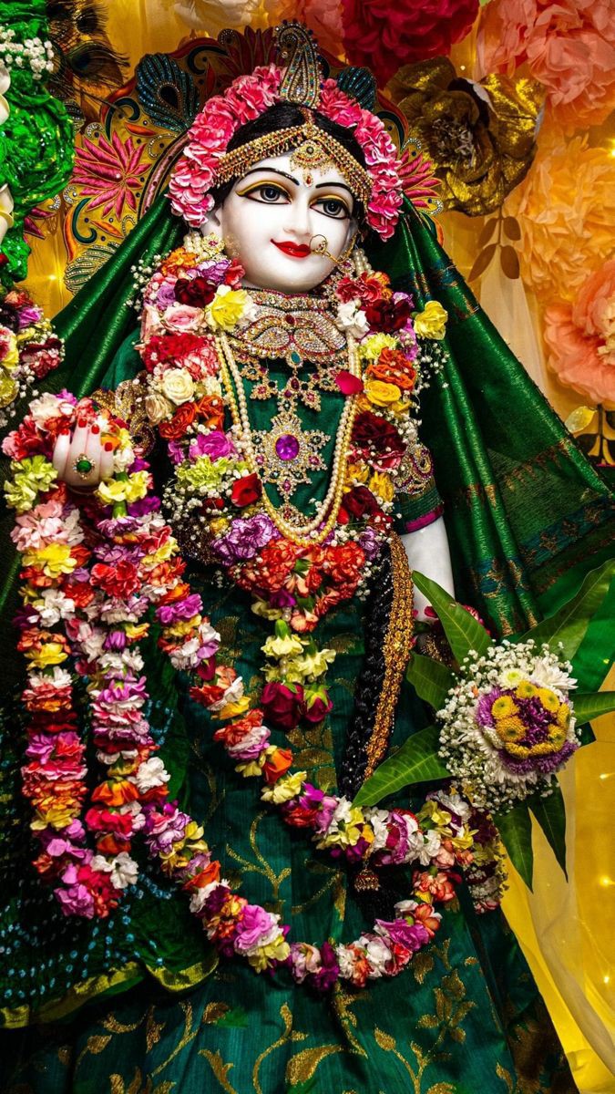 jannavichauhan's tweet photo. 💞||एक श्लोकी रामायण||💞

आदौ राम तपोवनादि गमनं,हत्वा मृगं कांचनम्।

वैदीहीहरणं जटायुमरणं,सुग्रीवसंभाषणम्।।

बालीनिर्दलनं समुद्रतरणं,लंकापुरीदाहनम्।

पश्चाद् रावण कुम्भकर्ण हननम्, 

एतद्धि रामायणम्।।

#सियावर_रामचन्द्र_की_जय🙏🚩
#राधेराधे💖🙏🚩
साथियों🌹🙏
@MeriRadhe 
@Ananya_371 https://t.co/sS1KcOu8tE