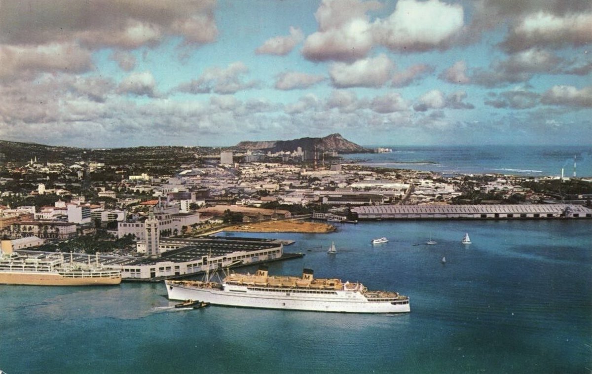 SS Lurline at Honolulu Harbor.