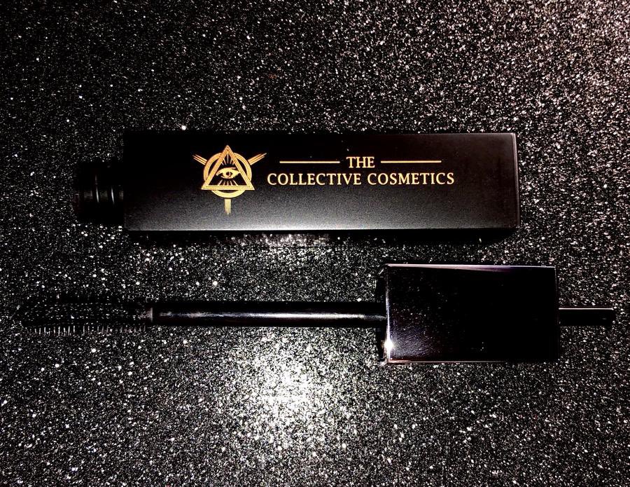 CollectiveCosme's tweet photo. Our newest ‘Twisted Mascara’, available in 10 stunning colours, featuring:
• Vegan 
• Cruelty Free
• Adjustable Wand with Twist Button 
• Waterproof 
• Lengthening 
• Non Clumping 

Get yours today at https://t.co/Bgf21vTOxb 

#indiebeauty #mascara #vegan https://t.co/ZFaLWyfoyW