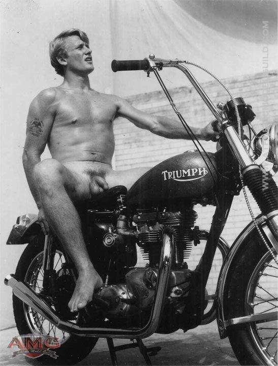 creatureblackl1's tweet photo. Randy Anderson [Photos by Athletic Model Guild] Los Angeles, 1969 or earlier #randyanderson #athleticmodelguild #vintagemen #balls https://t.co/3BDu9RNR68