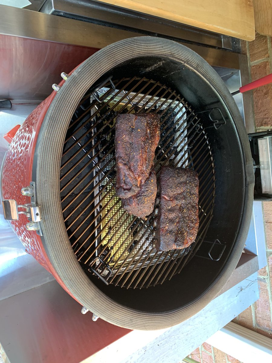 bobwinstead's tweet photo. Baby back ribs smomed with Apple wood chips on the big red egg for Labor Day https://t.co/IFpG18IbPL