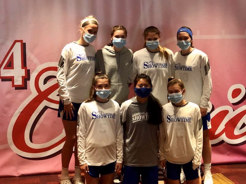 showtime_2024's tweet photo. Showtime battled until the last second. Lost 59-60 in @TFNsRun4Roses  Gold Bracket Semi Finals to Ohio Hoopsters Collins. Awesome game among many talented ladies from OHIO. Check out our live game footage on Facebook 🎥💙🏀👏🏻🌹@Ohio_Basketball  #Roses20 #ShowtimeElite2024 https://t.co/4Cnb20Afi8