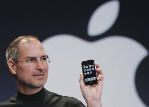 Steve Jobs  lors de la présentation de l’iPhone (2007)