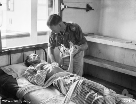 BritishHistorym's tweet photo. #otd 11 September 1945 – WWII: Australian 9th Division forces liberate the Japanese-run Batu Lintang camp, a POW &amp; civilian internment camp on the island of Borneo.

📷Captain Anderson, a severely emaciated British officer with Major A. M. Hutson, an Australian medical officer. https://t.co/wC1uWQ7PpY