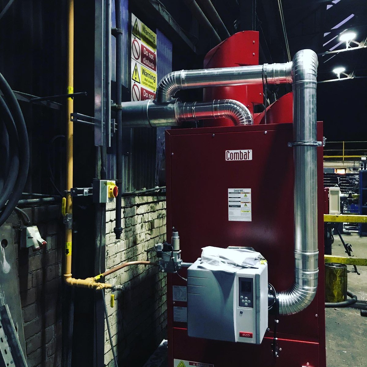 FlowtechM's tweet image. Sheffield - 2x combat heaters installed in the steelworks running 24/7 to take that winter bite out of the air 🛠🥶 #keepingbritainwarm