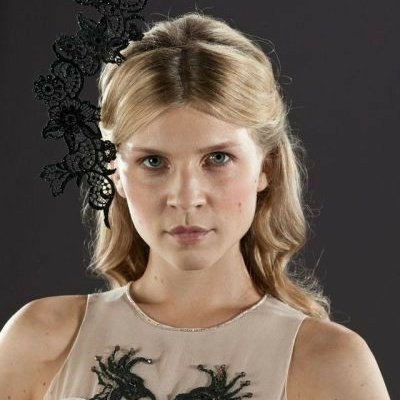 Диадема тётушки мюриэль. Клеманс поэзи. Ffleur водостойкая подводка для глаз e-10d. Ffleur подводка e10-d. Flёur певица.