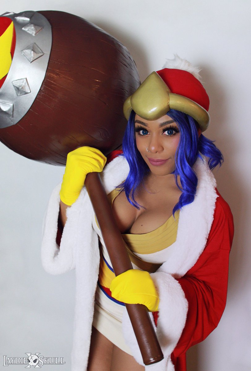 MagicCosplay's tweet photo. #KingDedede de #Nintendo
Cosplayer: @LaydiexSkull
#cosplay #cosplayergirl #game #gamergirl #kingdedede #reydedede #kingdededecosplay #kirby #femaleversion #femaleversioncosplay #videojuegos #videogames https://t.co/cQ263DxlXO