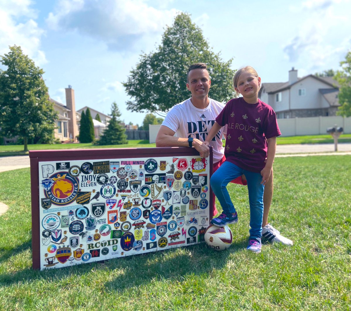 This weekend we put the finishing touches on our summer kick wall project! Since April, Grace has gotten replies to her letters from 52 clubs across the country! Thank you to everyone who supported us! Tags incoming...