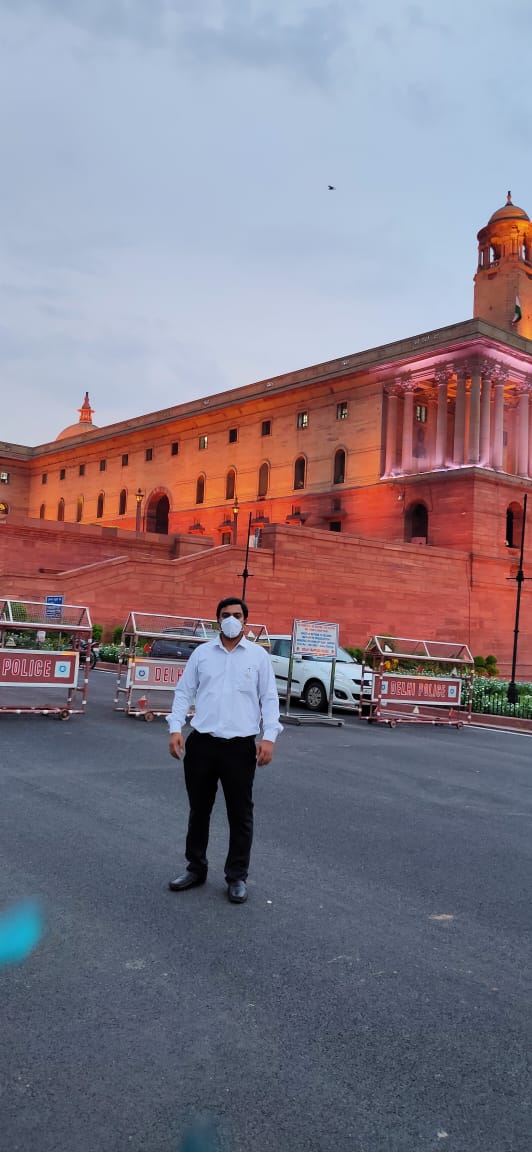 AmitChoubey_adv's tweet photo. Today we requested Hon'ble PM to postpone NEET exams after looking into serious threat to the lives of the innocent aspirants and families. We sincerely think that it is the time when the govt must learn a lesson from JEE. @ParentsGurgaon @NcrParents 
#ParentsDemandPostponeNEET https://t.co/xScxG2VCld