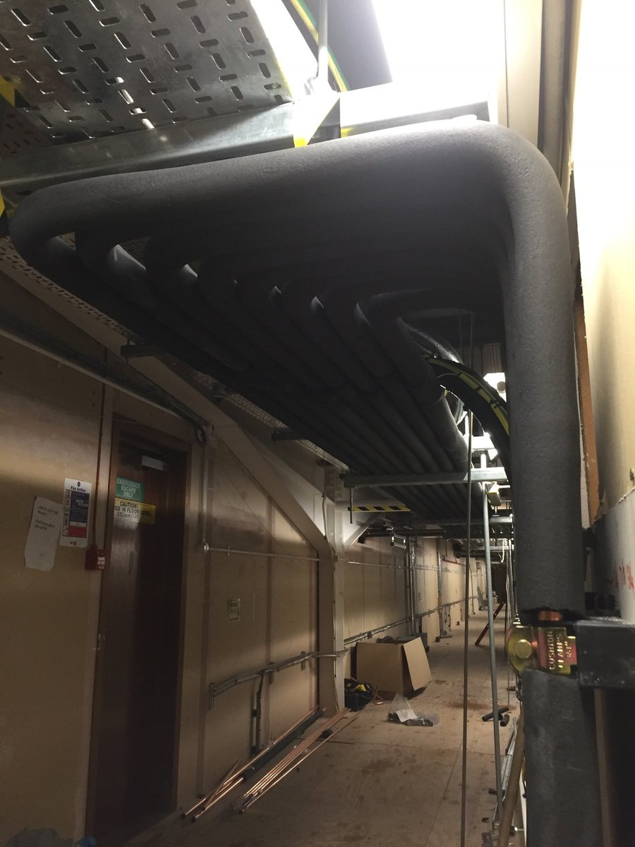 FlowtechM's tweet image. Reigate - Maxipro crimped aircon pipework feeding comms room
