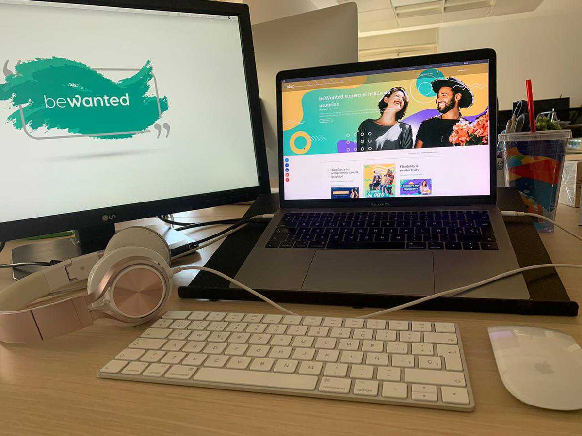 bewanted_latam's tweet photo. #FelizLunes a todxs! Queremos enseñar algunos rincones desde donde trabajamos, tanto en casa como en la #oficina. Producto (programador), Diseño y 2 de Marketing. ¡A ver si adivinas qué dpto trabaja en cada lugar! 🧐¡Presúmenos el tuyo! #empleo #bewanted #BeginWithUs #homeoffice https://t.co/iltf5DmSTU