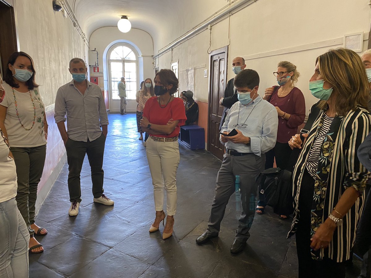 elenabonetti's tweet photo. Questo pomeriggio sono tornata a Genova con la bravissima @RaffaellaPaita, che ha fatto un lavoro serio e tenace su un nodo fondamentale per il futuro della Liguria, quello delle infrastrutture. Con lei ho incontrato il @ceisgenova https://t.co/bKk75t7szf https://t.co/jch4b2Vn92