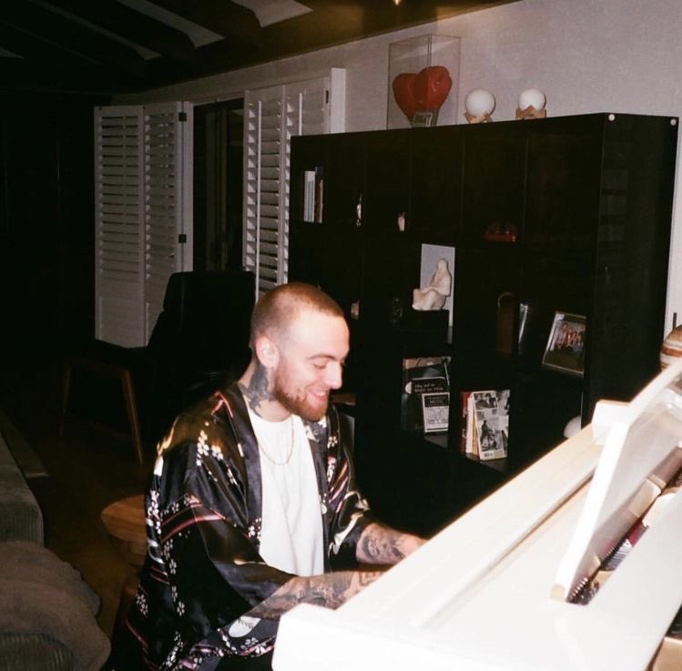 4. The QuestionOne of Mac's greatest attributes as an artist was his ability to be vulnerable. Whatever he felt, he poured it into his music. The Question depicts Mac's mindstate in 2012 and gives us insight into his anxieties.