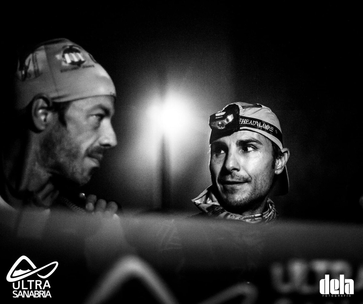 UltraSanabria's tweet photo. La mirada que lo dijo todo sin decir nada, así es el Trail Running🙌

🙂Amigo última etapa, ánimo! Es mi favorita te va a encantar.
😊Gracias, hoy tiro yo, agárrate!!

Tres dias compitiendo juntos, 110 km cerca uno del otro, hoy yo mañana tú, como vas? Necesitas agua? Toma... https://t.co/19UPLu2Ybx