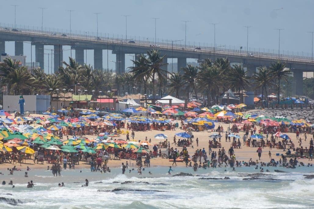 RevistaBzzz's tweet photo. #Covid em #Natal?

Parece que não!

Registro das praias da capital dos magos-independentes neste Dia da Independência ou.

Pelas lentes de @neydouglas 

#pandemia #coronavirus #covid19 #natalrn #riograndedonorte #praiasdorn #usemascaras #praiadomeio #praiadoforte #pontanegrabeach https://t.co/t54yqhfPQN