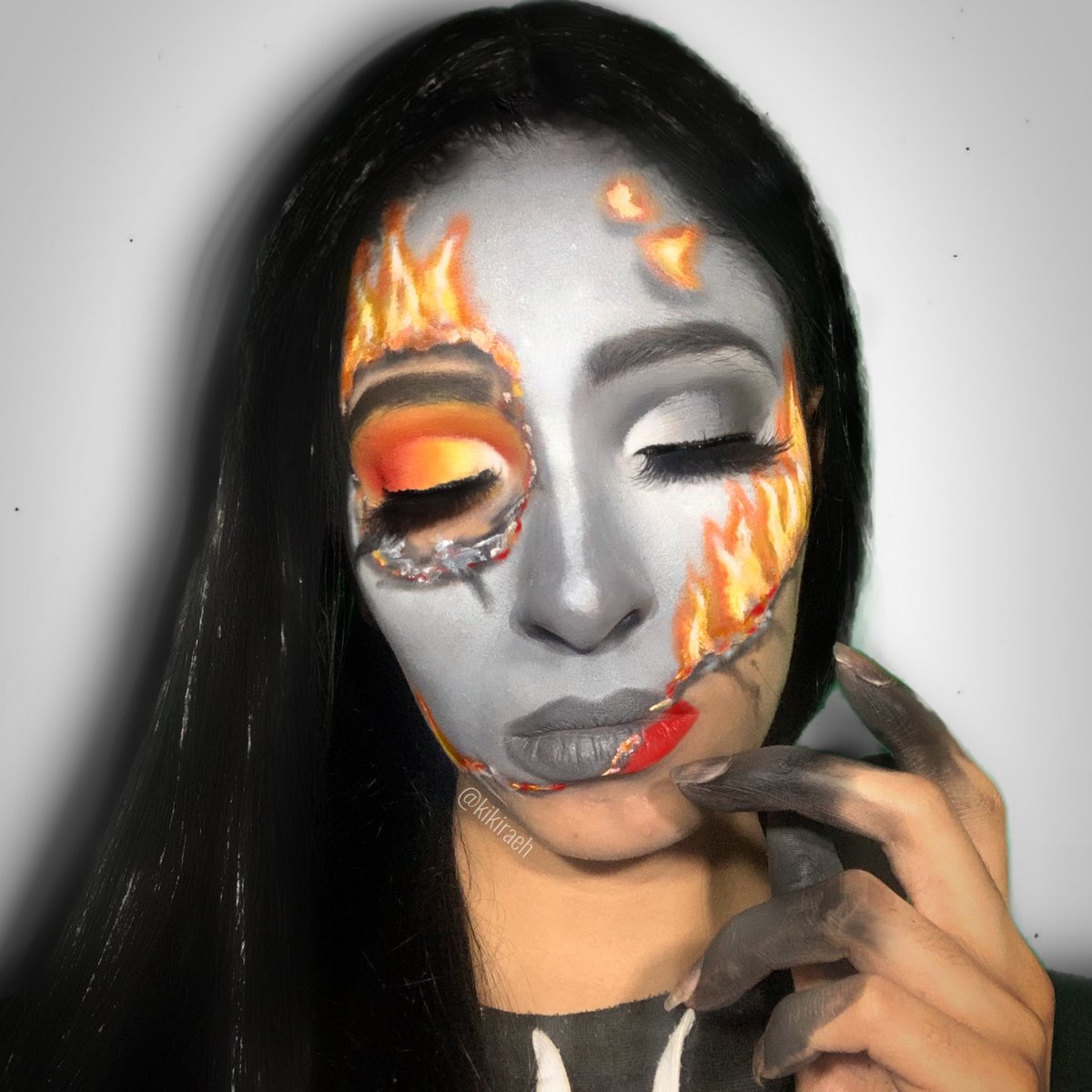KikiRaeReal's tweet photo. Beauty from Ashes 🔥
Recreated look by IG @katieelizabethbutt
@elfcosmetics #porelessputtyprimer
@jeffreestarcos #JeffreeStarCosmetics #alien palette
@ColourPopCo #smokeshow
@ABHcosmetics @norvina Vol3
@MorpheBrushes #eye set
@milanicosmetics #amor #matte #liquidlipstick https://t.co/BvvoNCyQAB