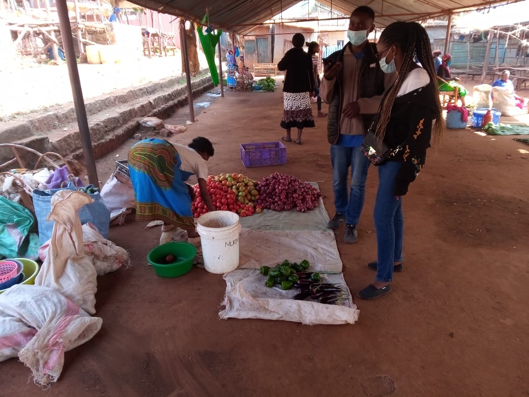 LarryMusila's tweet photo. #angamizacoronamachakos proper sensitization has been a key role in curbing covid 19 here in machakos even in our local markets....tunaungana sote kupunguza na kuangamiza corona💯💯 https://t.co/7jKevRPsgS