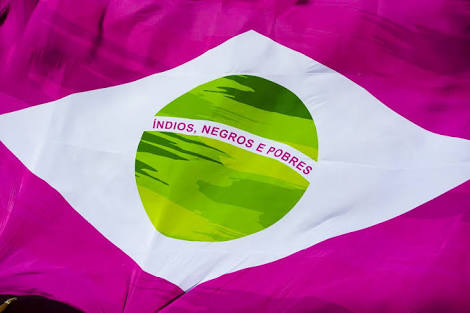 samiabomfim's tweet photo. Independência de quem? Independência pra quem? https://t.co/VzXDiu1VRb