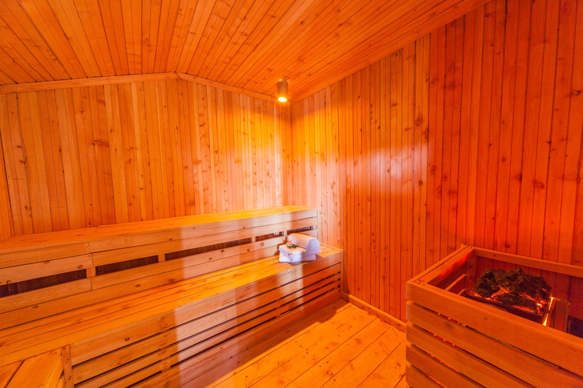 rhinowatchlodge's tweet photo. Relax and sweat in our Swedish dry Sauna and relax in our economical heating pump heated Jacuzzi 💆 https://t.co/L9o8zDNZwP