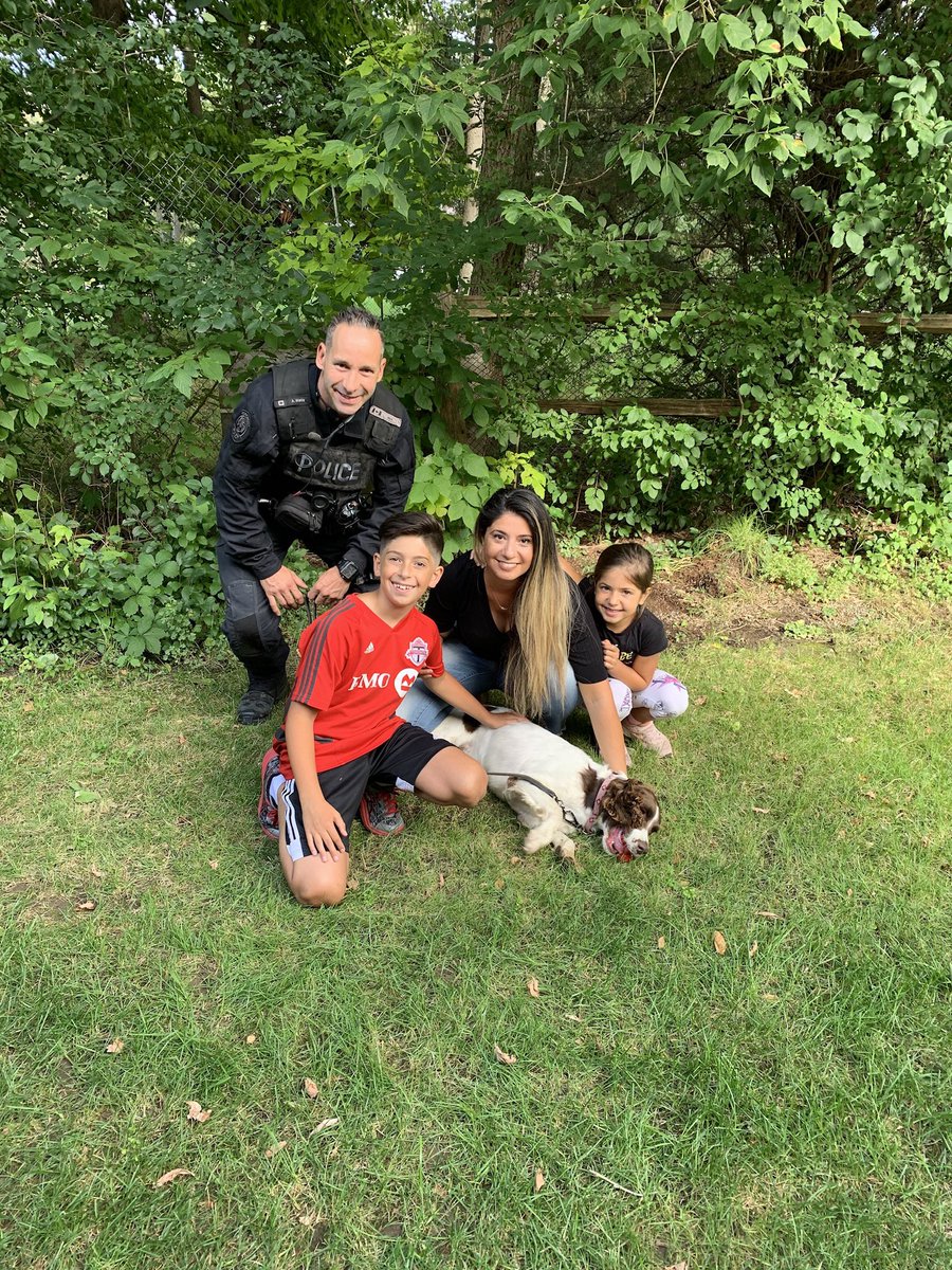 DilnazGarda's tweet photo. Received a much needed visit from PSD GARDA &amp; PSD NYX and got lots of love! 🥰🐶 TY PC Watts for answering the million and one questions that came your way &amp; for being such an amazing officer. 💙🙏🏻 https://t.co/eQGB5lLss3