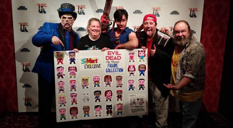 The Las Vegas  @EvilDeadMusical cast with the big sign...The three cast members to my left are represented on the other signs...