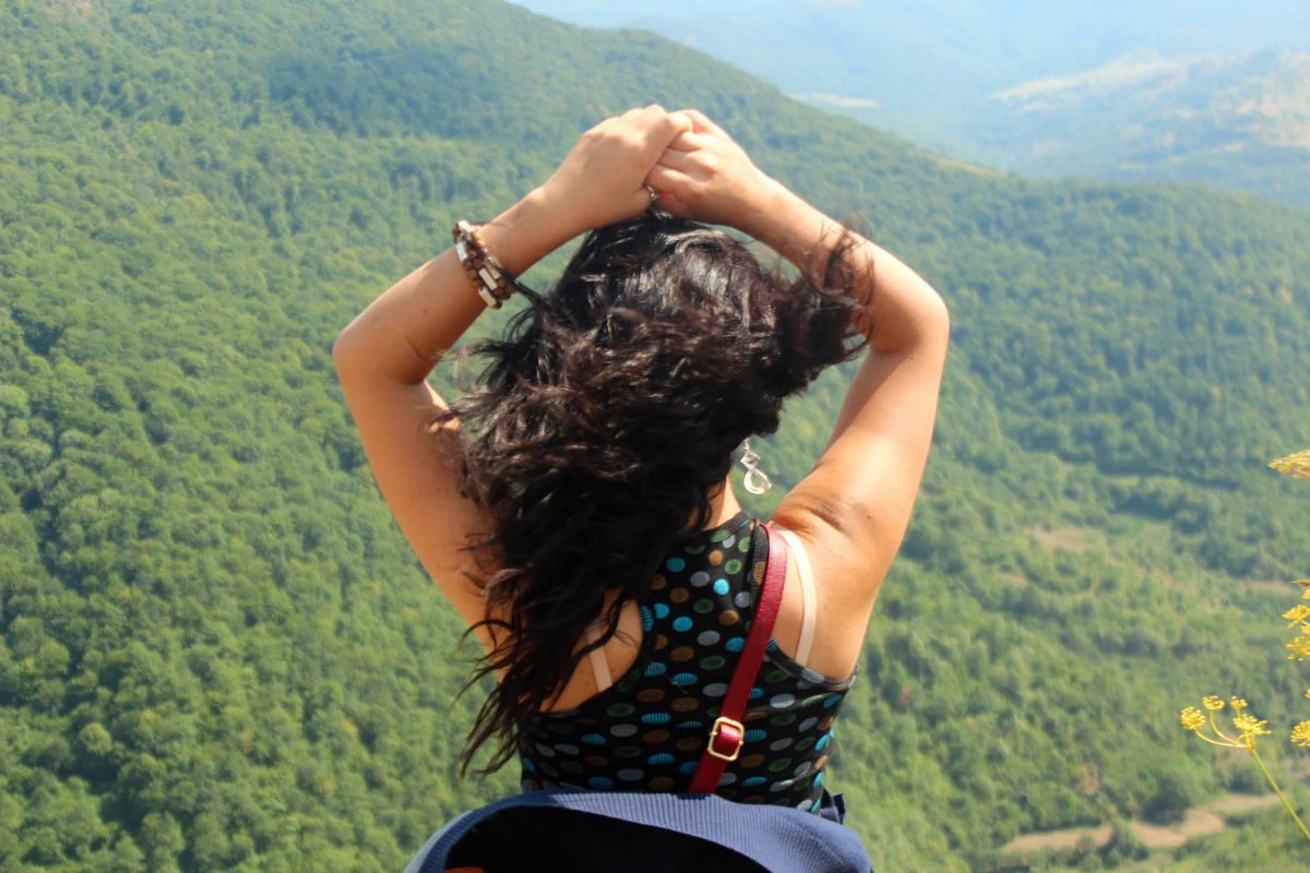 SantaArmenian's tweet photo. @SabuhiAhadoglu @TGanjaliyev @pace @ANCA_DC @NikolPashinyan Hey @TatevikHayrape1, why u did not respond? Why u did not pay off the funds provided by @ANCA_DC? Instead of posing before the mountains belonging to others, u would have spoken. @NikolPashinyan please remove her from @armgov @pace delegation. We need real MP’s, not photo models https://t.co/MlOGa2aXpo