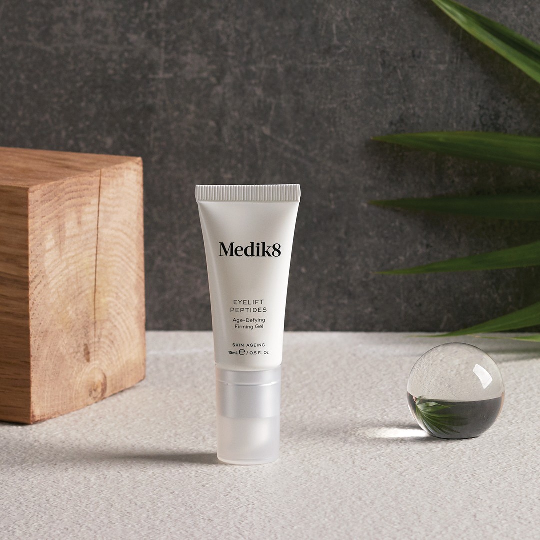 Medik8Mexico's tweet photo. Eyelift Peptides™ es un gel reafirmante que desafía el envejecimiento con un complejo de 5 péptidos que dan un efecto lifting y tensan los contornos de los ojos, estimulando la producción de colágeno y minimizando la inflamación.
.
.
.
#BeautifulSkinForLife #peptidos https://t.co/0zza3KGdGn