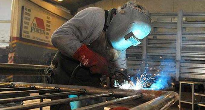RepuestoRevista's tweet photo. 📌#DiadelMetalurgico | Visión optimista 

En su día, #ADIMRA, la Asociación de Industriales de esa actividad, comunicó que, las expectativas productivas muestran un alto grado de optimismo en la visión a corto plazo.

📝Nota Completa⬇️

https://t.co/PiSiWxB3Lj https://t.co/pW3VFXSfWB